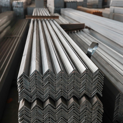 40*40mm gekerbter Stahlwinkel für Freileitungsmast-galvanisiertes Eisen