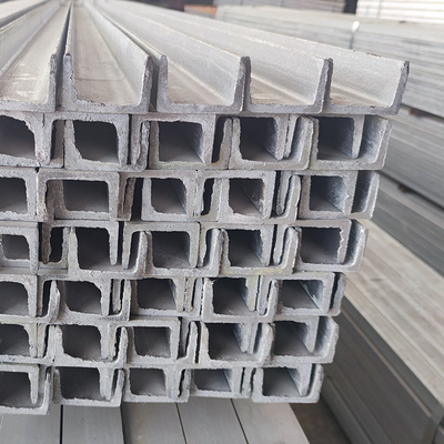 C/U-Form galvanisierter Stahlkanal 50*50mm Stahlstangen-GI-Profil für Auto-Rahmen
