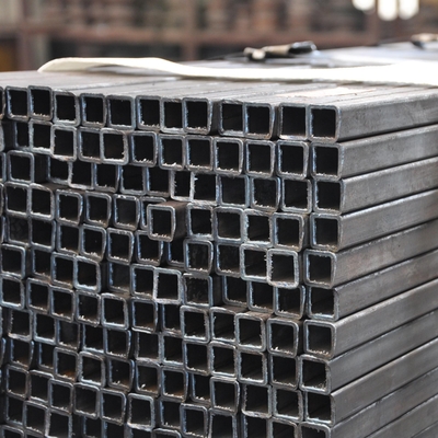 600mm galvanisierte schwarzer Schläuche Quadrat-2x2